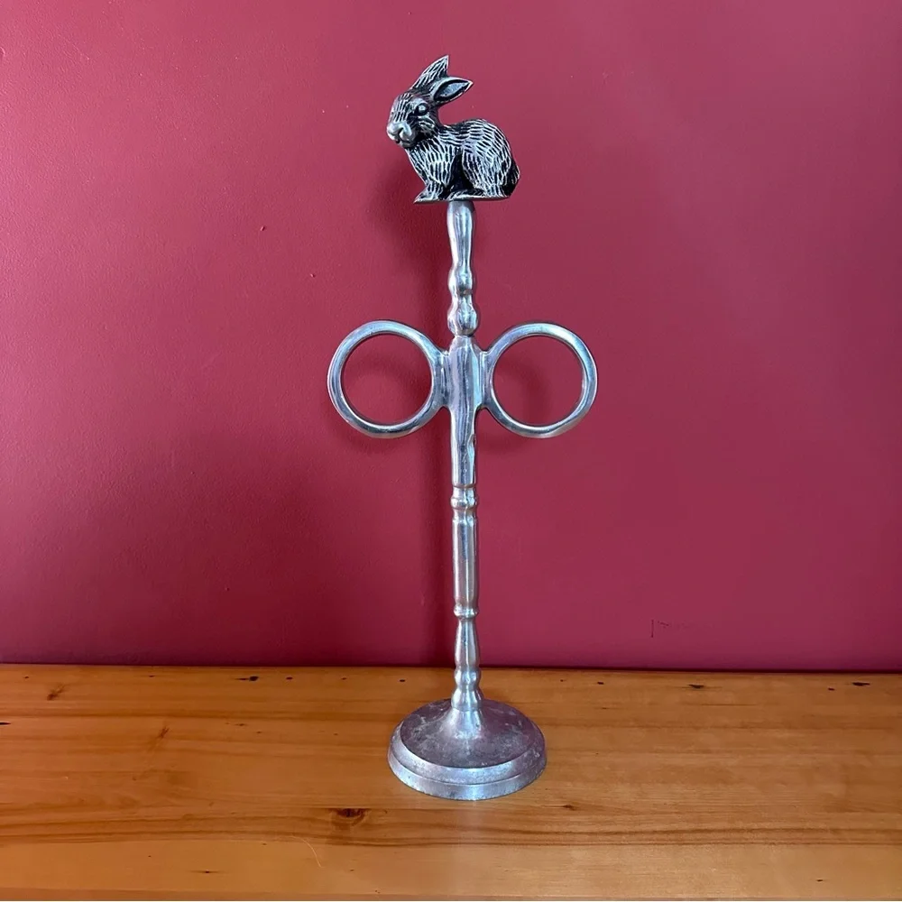 🐇Adorable metal rabbit towel holder